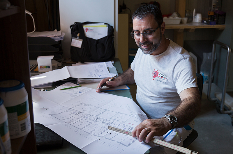 Le contremaître de S. Pinto Sàrl